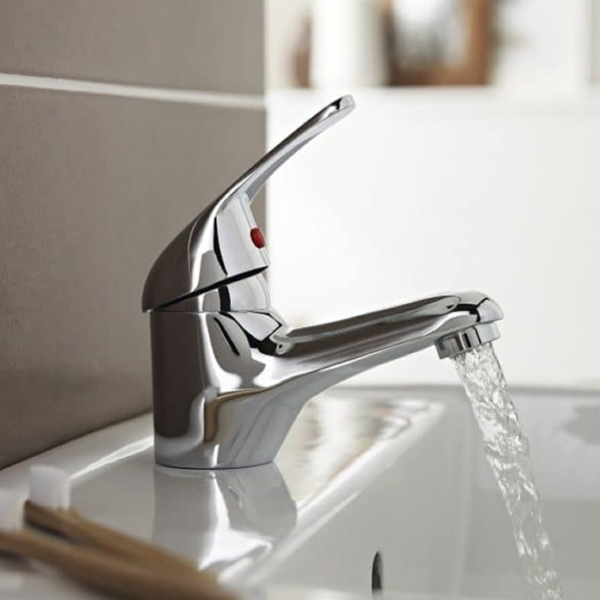 G4K Modern Single Lever Basin Tap with Waste - Chrome - Image 2