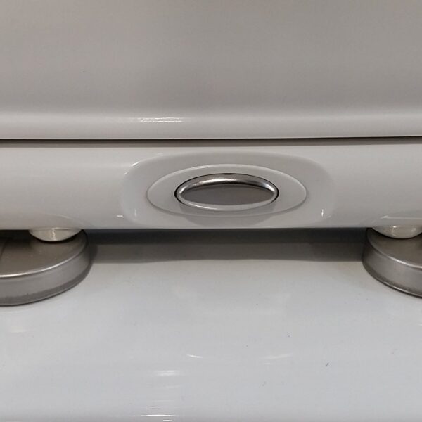 Tavistock Q60 Soft Close Toilet Seat & Cover - Seat Only - Image 4