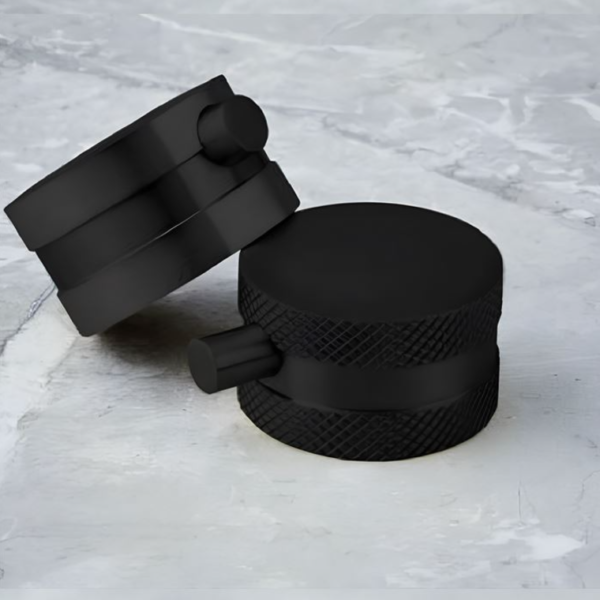 Sognare Core Round Style Bath Filler Tap & Screw Head - Black - Image 2