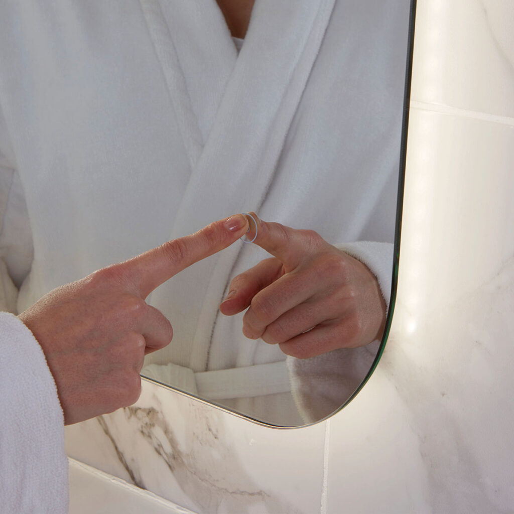 Aura LED Mirror with Demister Pad and Shaver Socket 800mm x 600mm - Image 4