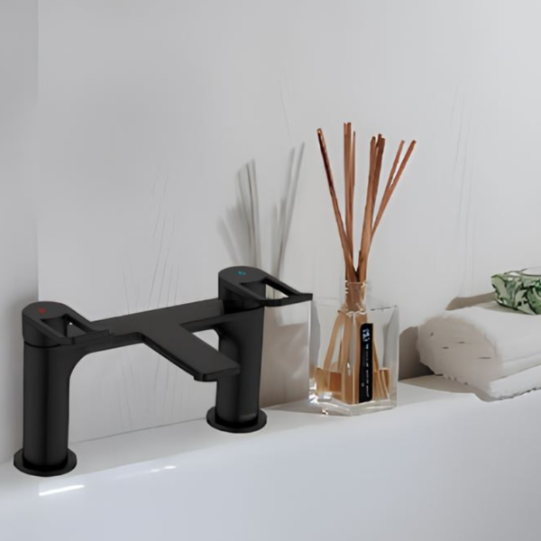 Bristan Saffron Bath Filler – Black - Image 2