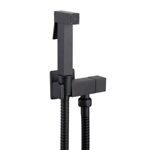 Highlife Matt Black Beauly Douche With Square Isolator Valve